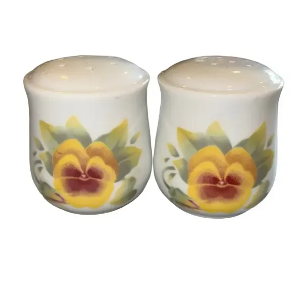 Vintage Corelle Coordinates Summer Blush Salt and Pepper Shakers - Picture 4 of 6